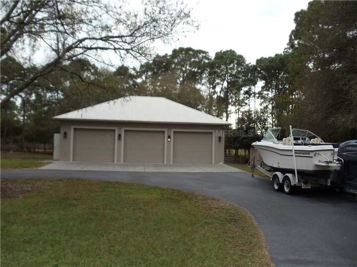 Property Photo: 3021 Border Road FL 34292