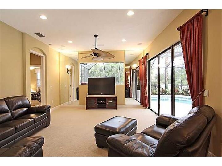 Property Photo:  6627 Chickadee Lane  FL 34202 