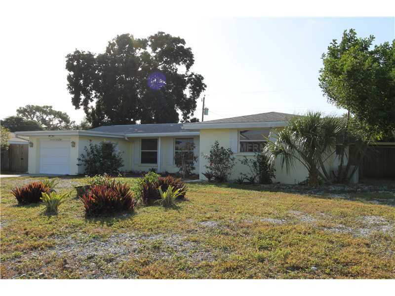 Property Photo:  1728 Bayonne Street  FL 34231 