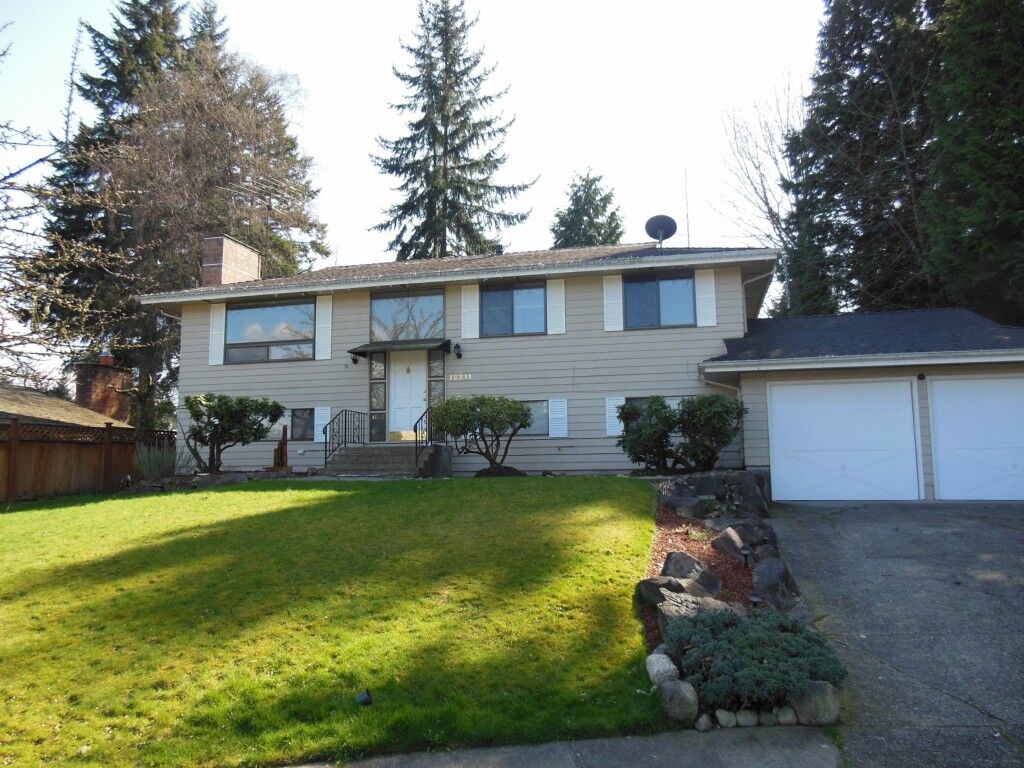 Property Photo: 12211 SE 65th Street WA 98006