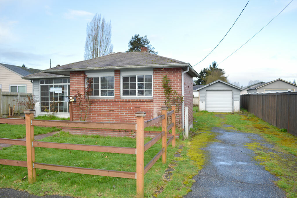 Property Photo:  5518 109th Av Ct E  WA 98372 