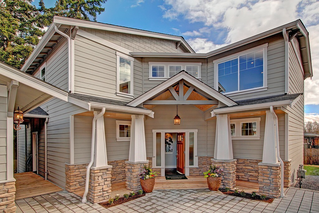 Property Photo:  2129 N 115th St  WA 98133 