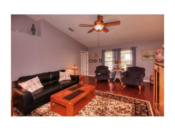 Property Photo: 1924 Erin Brooke Drive FL 33594
