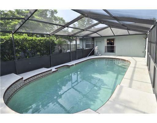 Property Photo:  1624 Carter Oaks Drive  FL 33596 