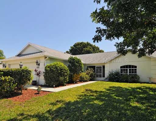 Property Photo:  4851 Hamlets Grove Drive  FL 34235 