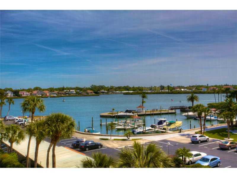 1240 Dolphin Bay Way 403  Sarasota FL 34242 photo