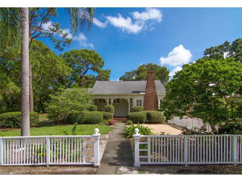 Property Photo:  1739 Floyd Street  FL 34239 