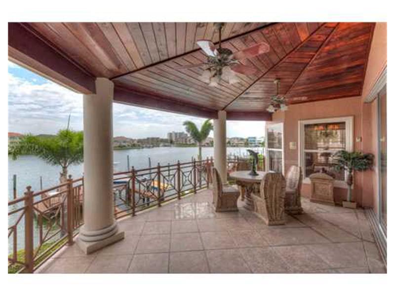 Property Photo:  6021 Kipps Colony Drive E  FL 33707 