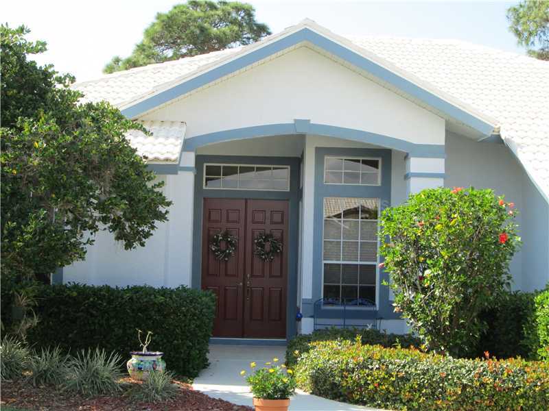 Property Photo:  9002 Huntington Pointe Drive  FL 34238 