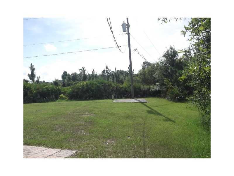 Property Photo:  332 Evergreen Street  FL 33982 