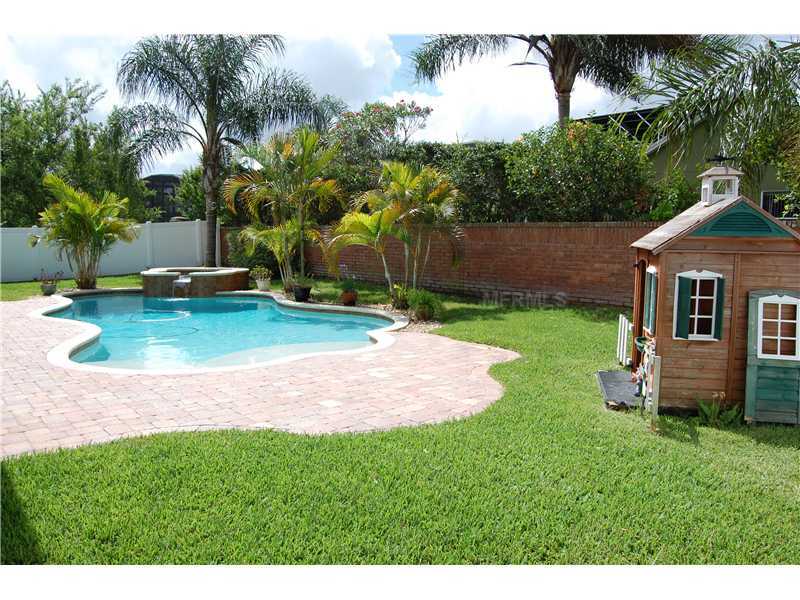 Property Photo: 166 Covered Bridge Drive FL 34761