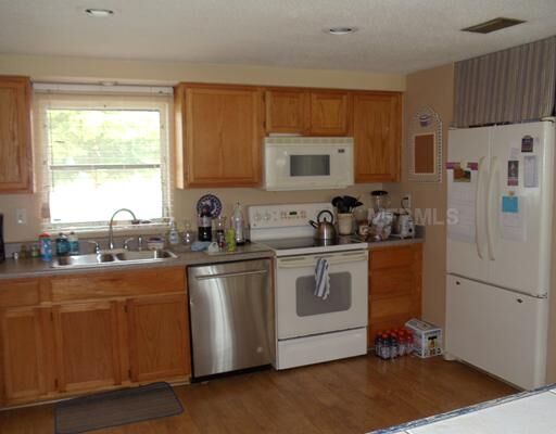 Property Photo:  1311 E Venice Avenue  FL 34285 