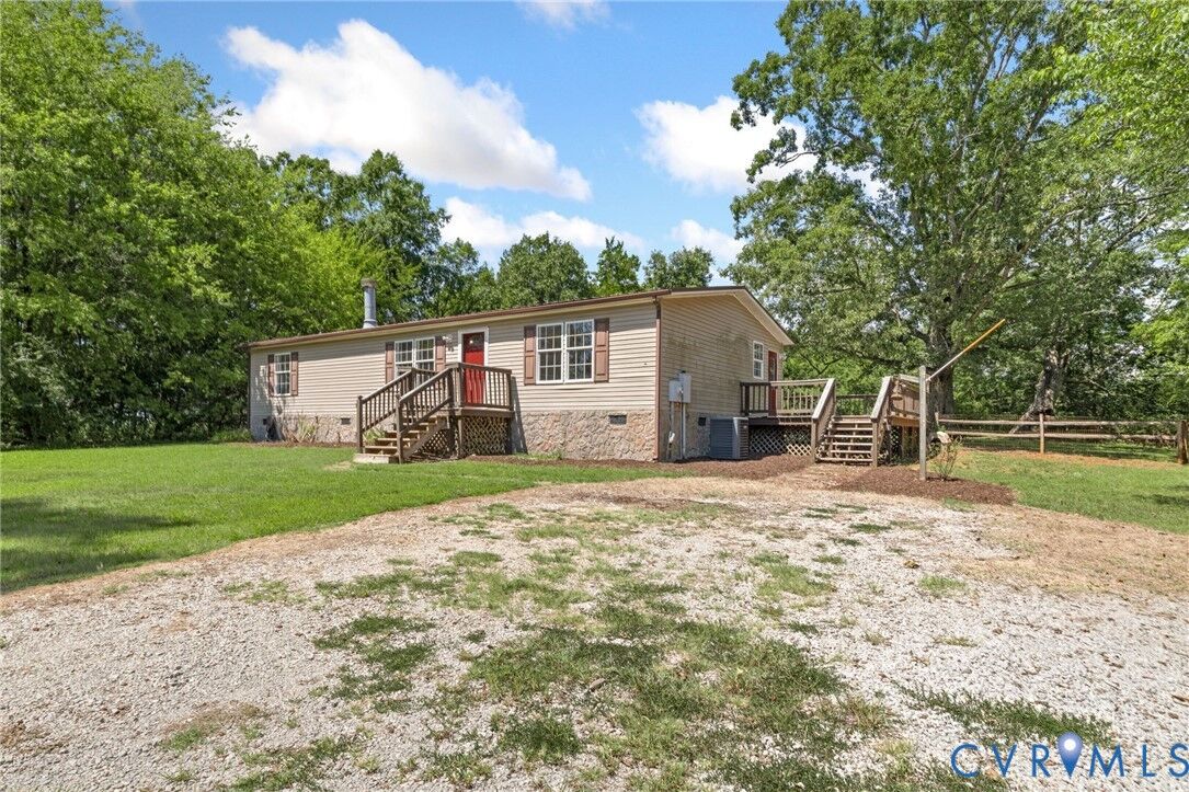 Property Photo: 220 Greenwood Road VA 23917