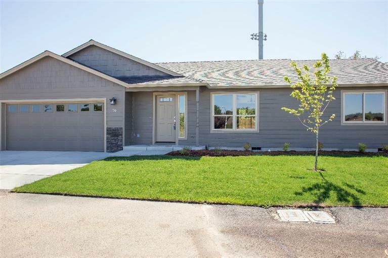 Property Photo: 76 Dianne Way OR 97524