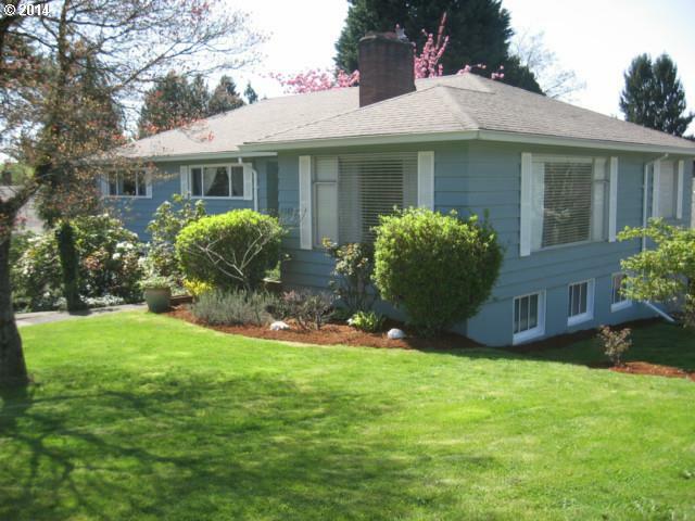 Property Photo:  10609 SE 37th Ave  OR 97222 