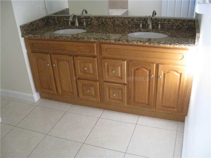 Property Photo: 2947 E Waco Drive FL 32738