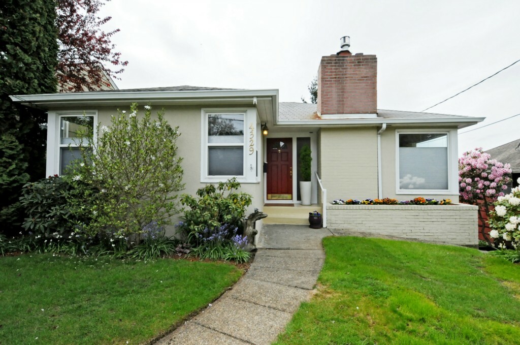 Property Photo:  4329 32nd Ave W  WA 98199 