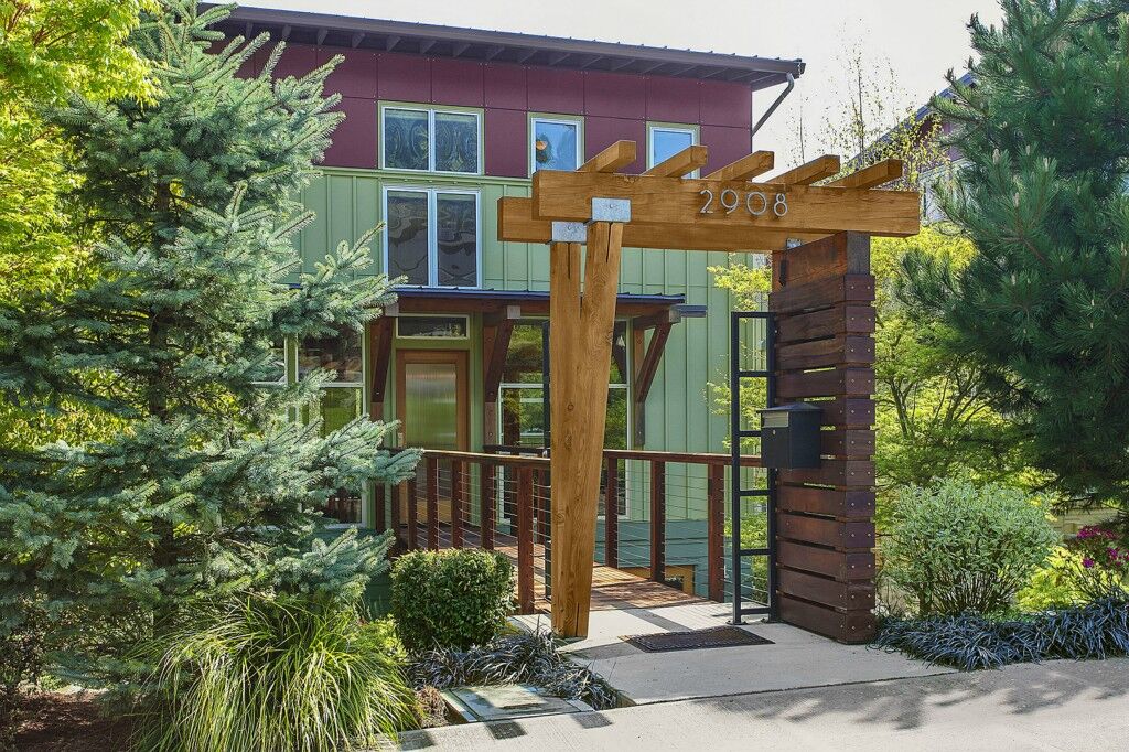 Property Photo: 2908 25th Ave W WA 98199