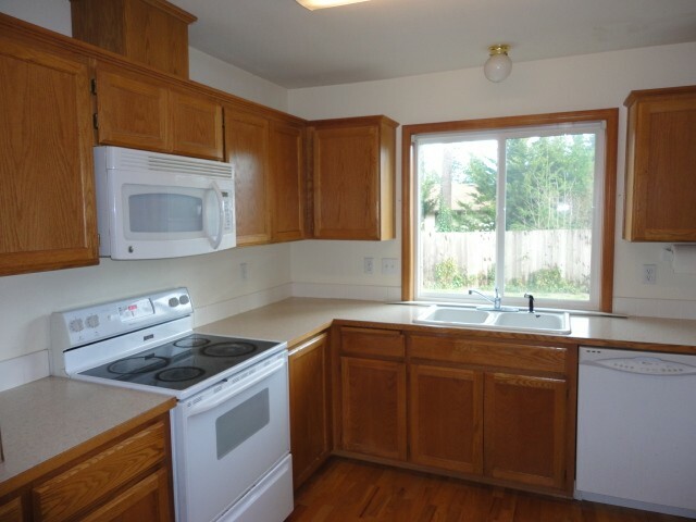 Property Photo: 15903 15th Av Ct E WA 98445
