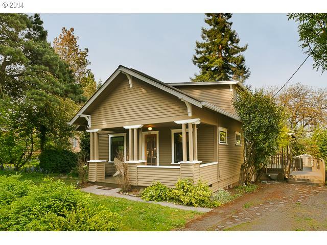 Property Photo:  7631 SW 50th Ave  OR 97219 