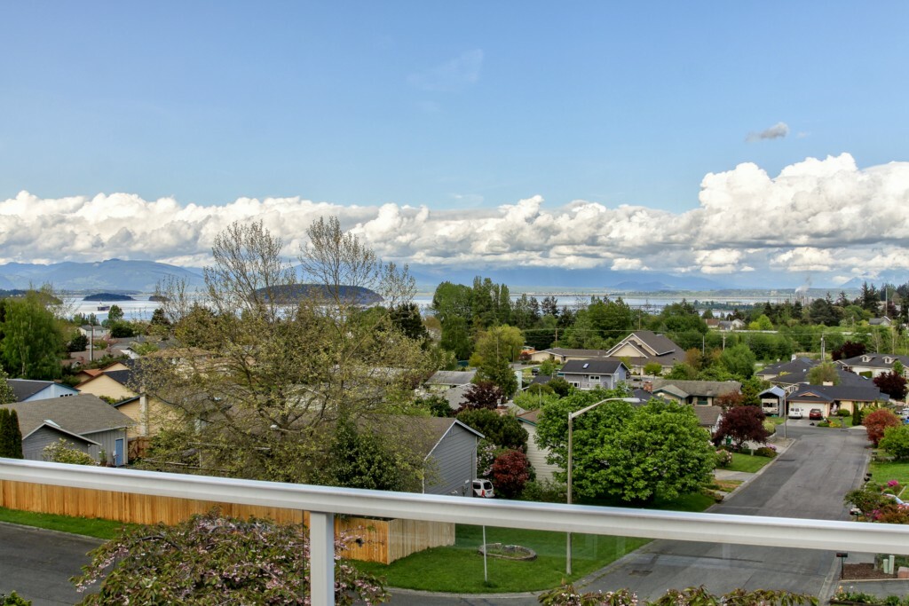 Property Photo:  3905 View Ridge  WA 98221 