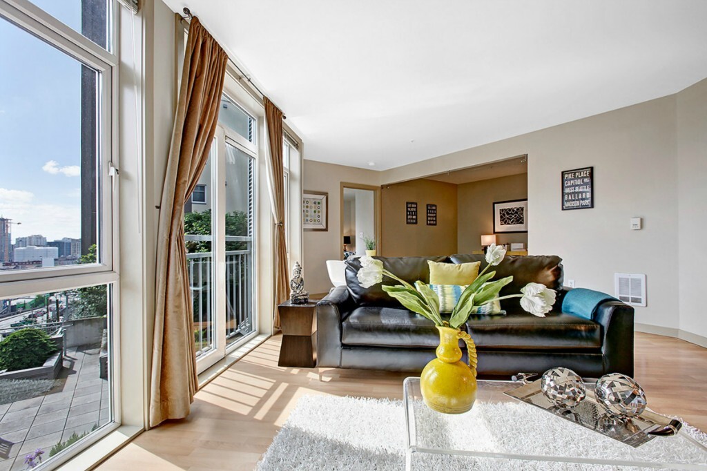 Property Photo: 103 Bellevue Ave E 209 WA 98102