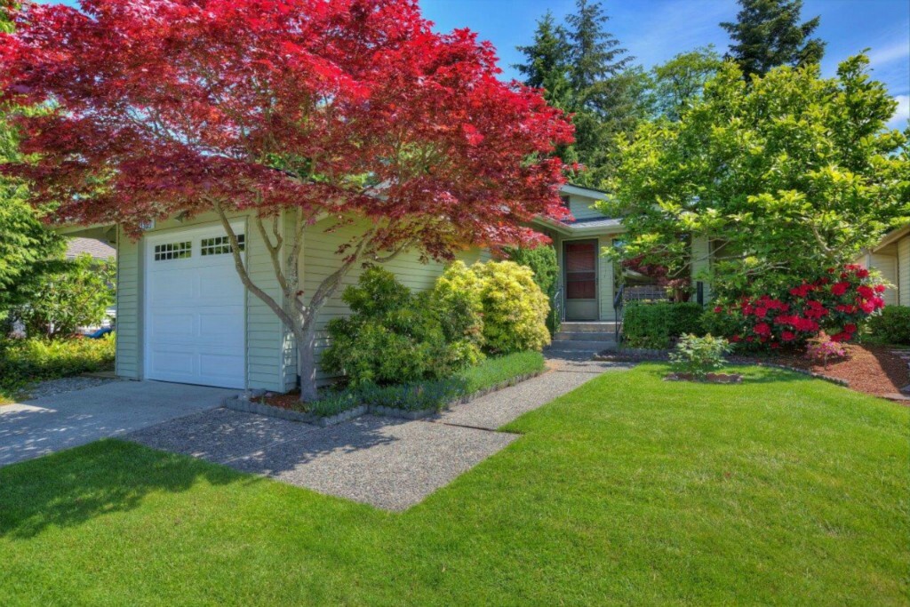 Property Photo:  24610 11th Ave S  WA 98198 