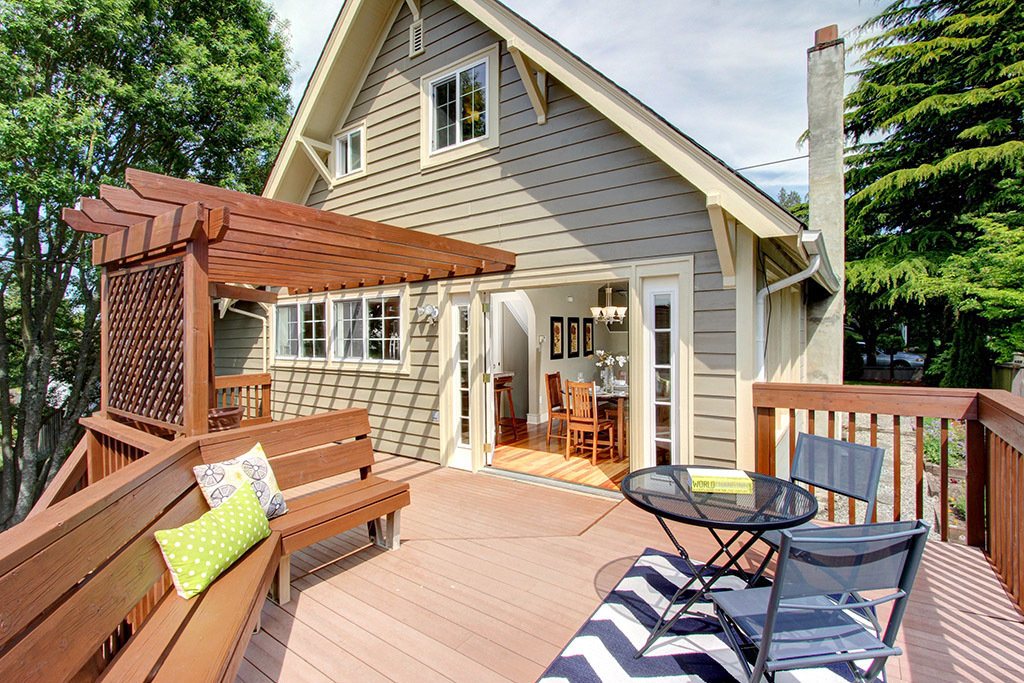 Property Photo:  6509 40th Ave SW  WA 98136 