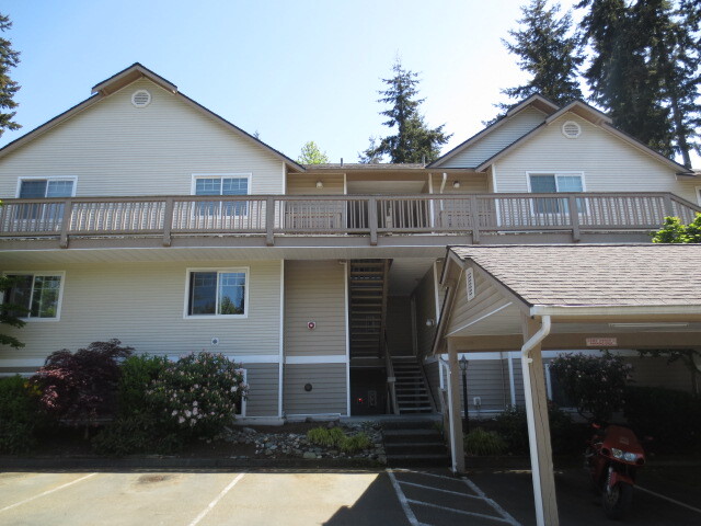 Property Photo: 11527 Highway 99 C103 WA 98204