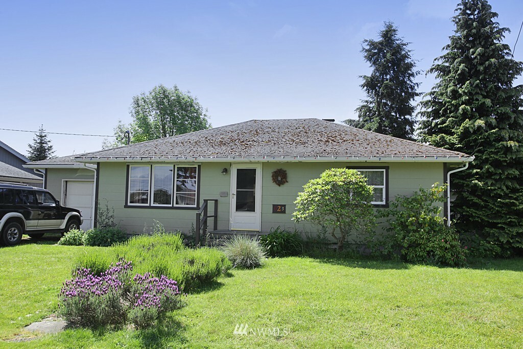 Property Photo: 623 2nd Street WA 98260