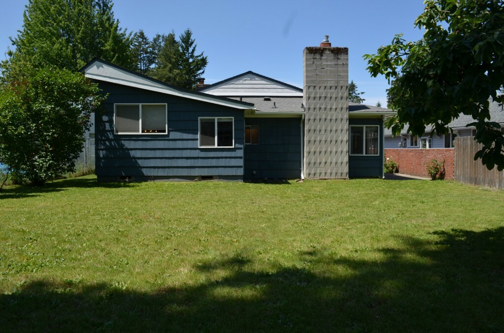 Property Photo:  9017 Maple Ave SW  WA 98498 