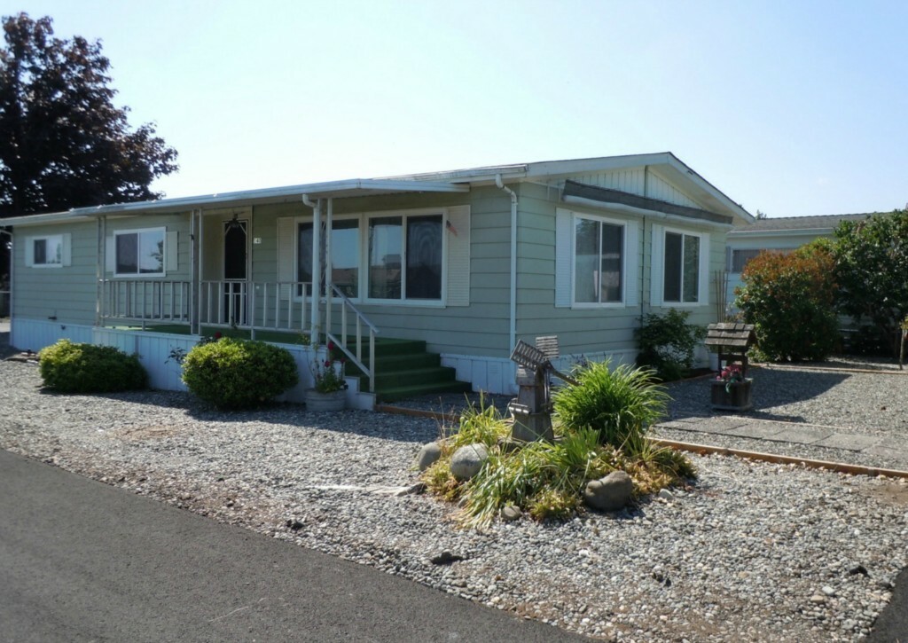 Property Photo: 610 W Spruce St 140 WA 98382