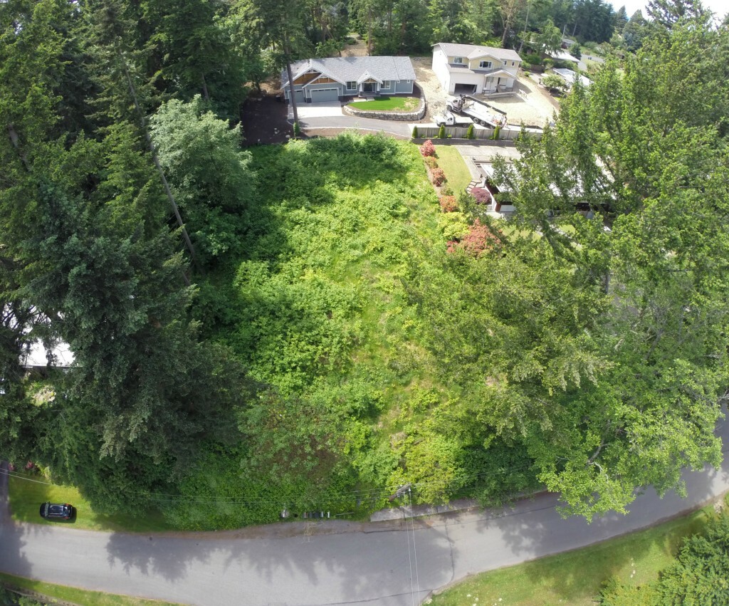 Property Photo:  202 2nd Ave SW  WA 98166 