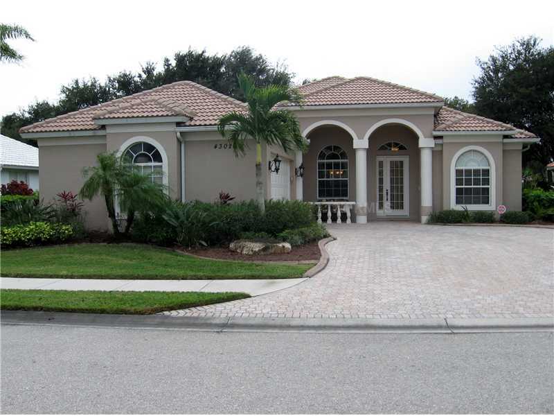 Property Photo:  4302 Via Del Villetti Drive  FL 34293 