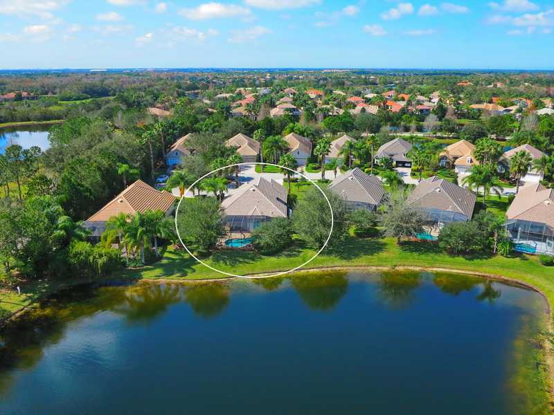 Property Photo: 7929 Suntree Glen FL 34202