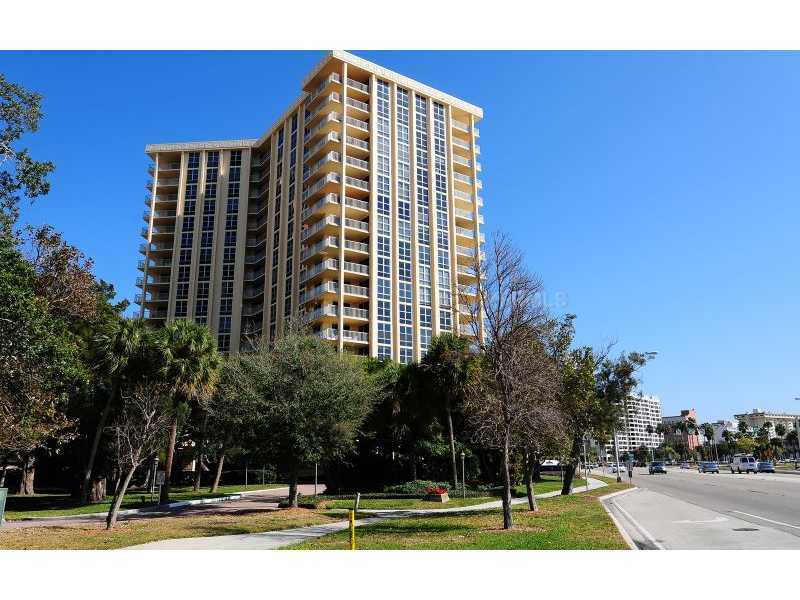 Property Photo:  1111 N Gulfstream Avenue 2F  FL 34236 