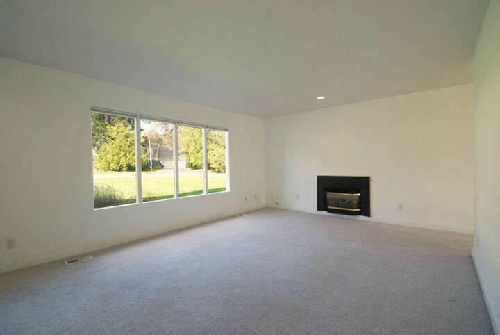 Property Photo:  2170 Fairway Lane  WA 98277 