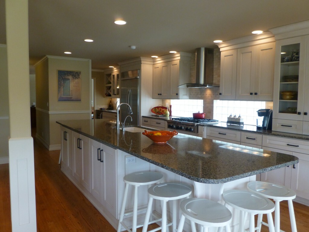 Property Photo: 16218 E Shore Dr WA 98087