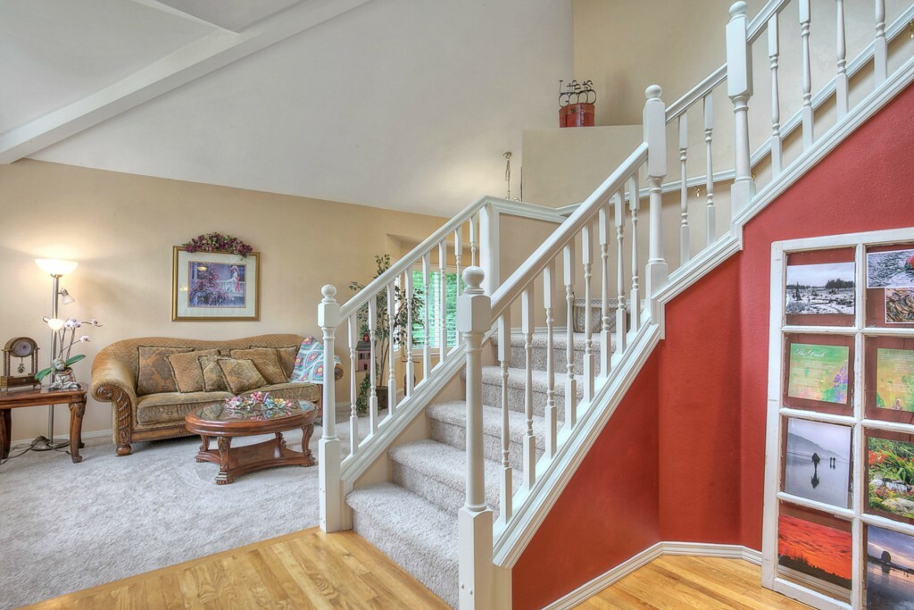 Property Photo: 910 199th Ave E WA 98391