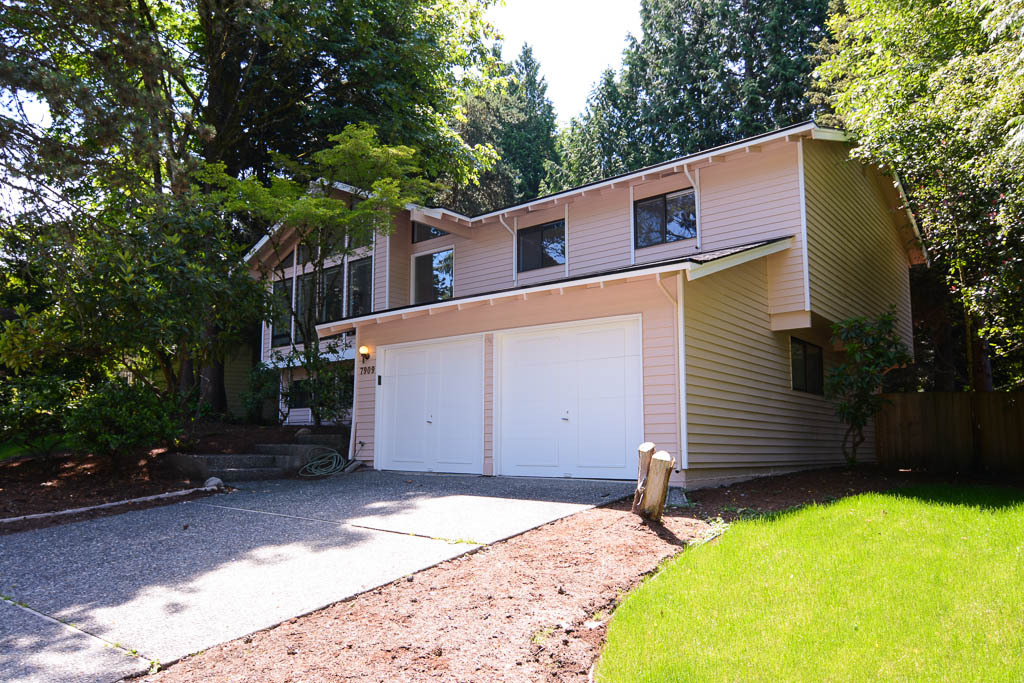 Property Photo:  7909 147th Ave NE  WA 98052 