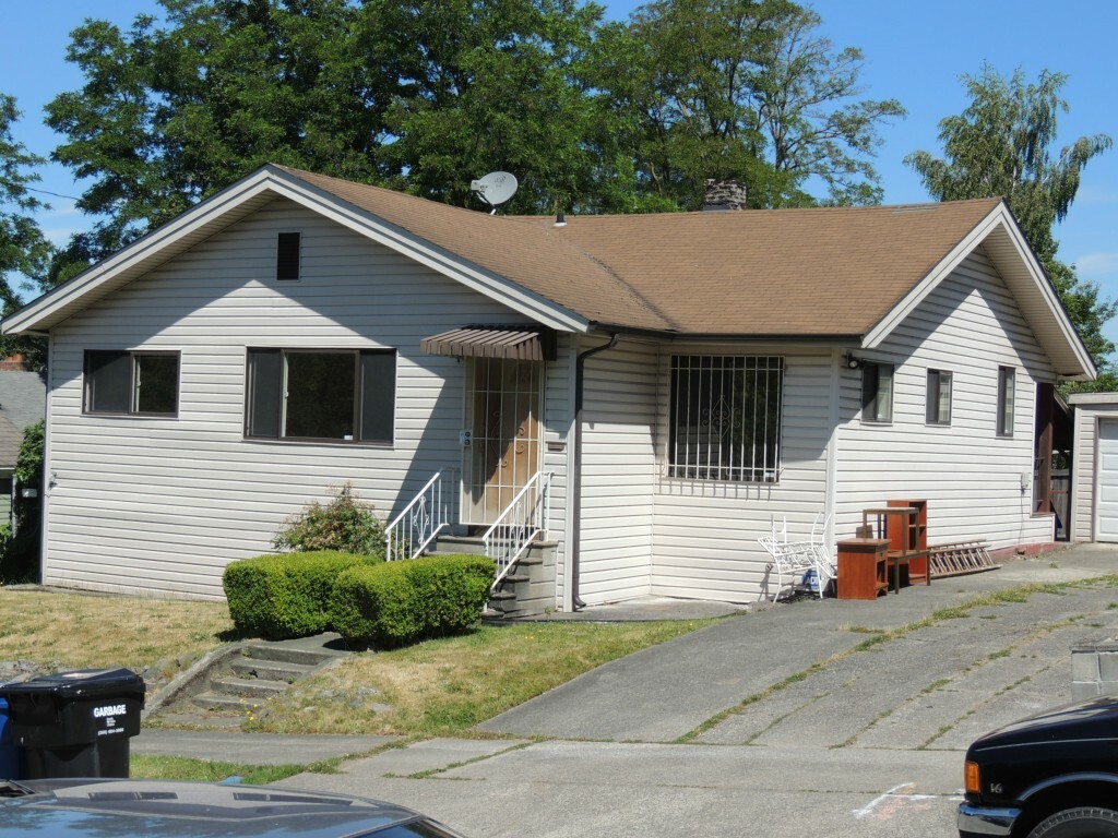 Property Photo:  2712 E Fir St  WA 98122 