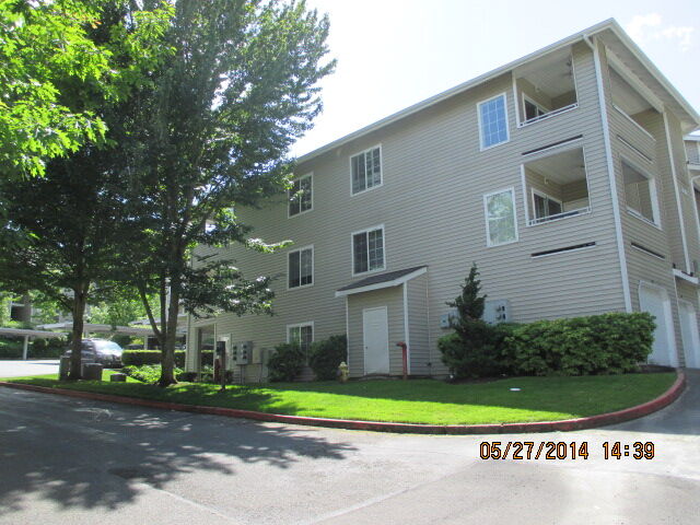 Property Photo:  801 Rainier  Avenue N E-328  WA 98057 