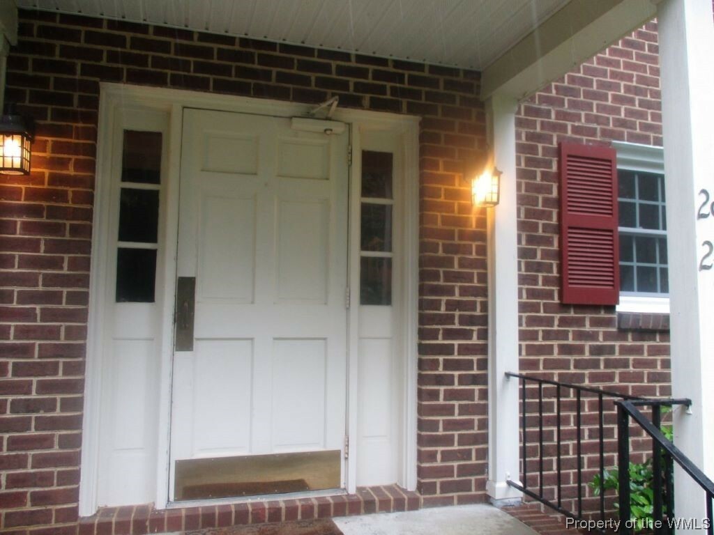 Property Photo:  1184 Jamestown Road 27  VA 23185 