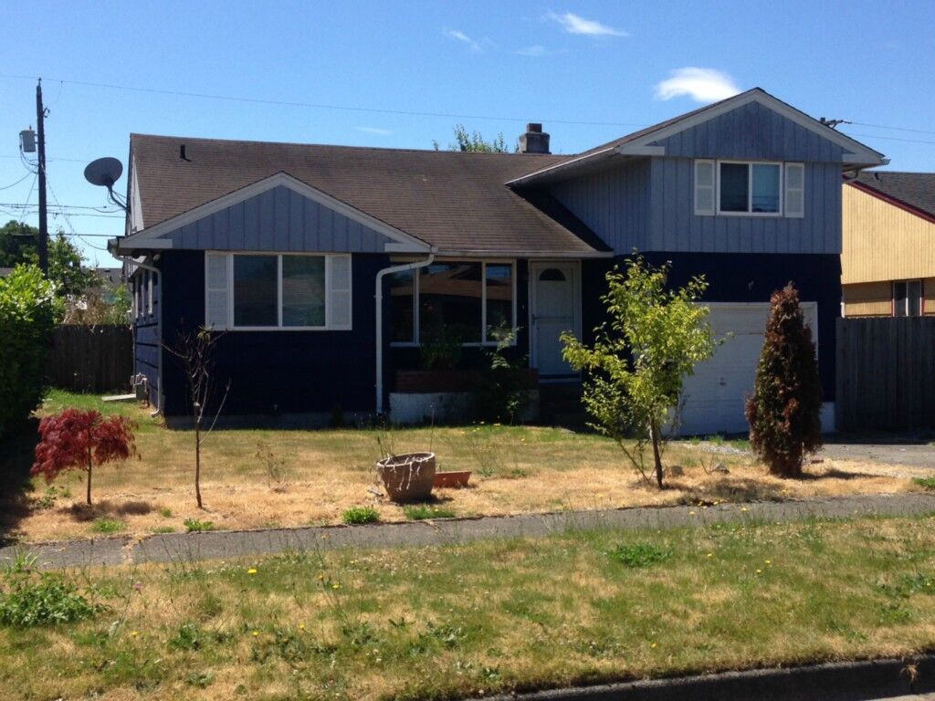 Property Photo: 1006 E 57th St WA 98404