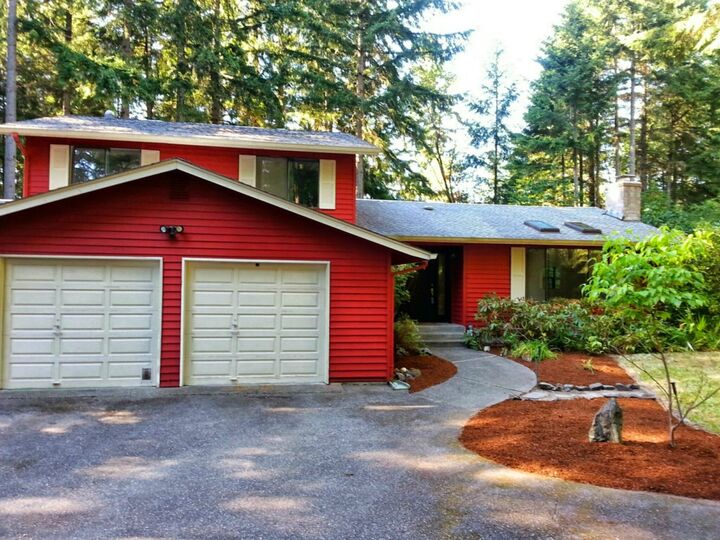 Property Photo:  867 Kamus Place  WA 98333 