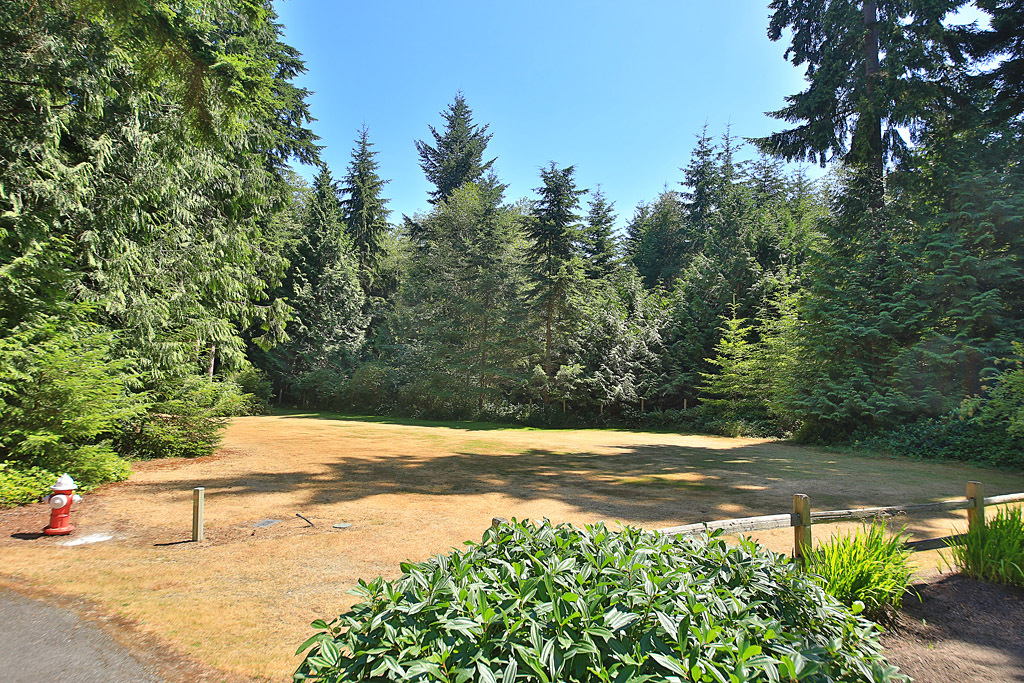 Property Photo: 1096 Woodside Lane WA 98260