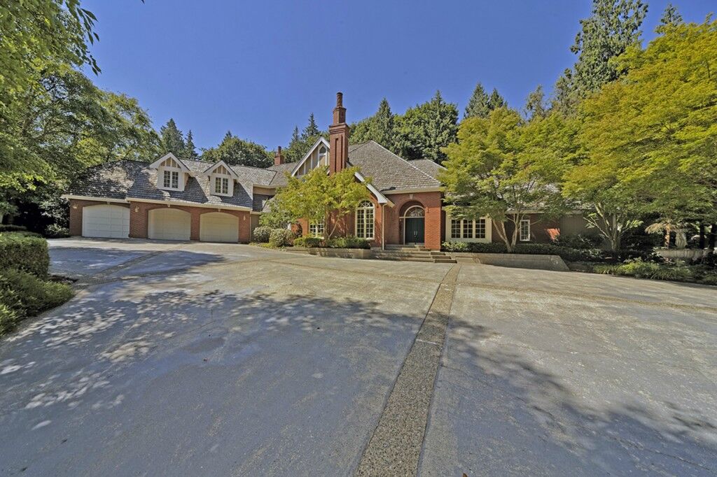 Property Photo:  6227  204th Drive NE  WA 98053 