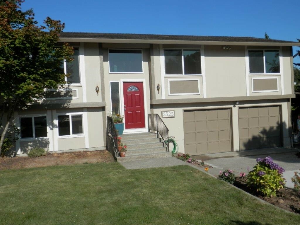 Property Photo: 3225 N Whitman St WA 98407