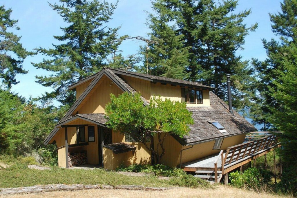 Property Photo:  968 San Juan Dr  WA 98250 