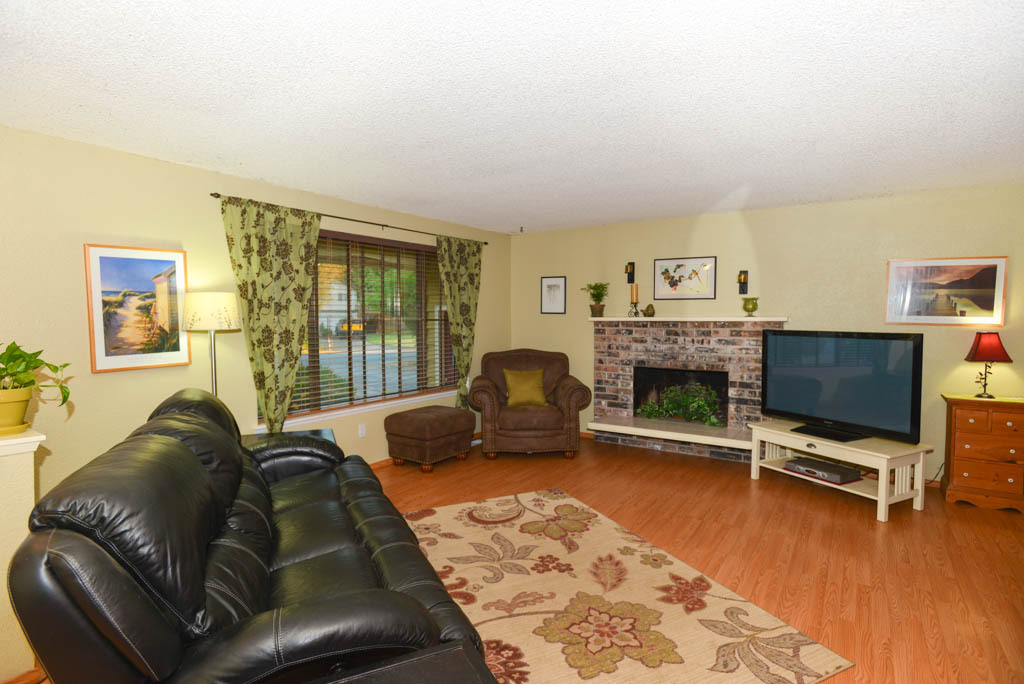 Property Photo: 5996 Longdin Rd WA 98248
